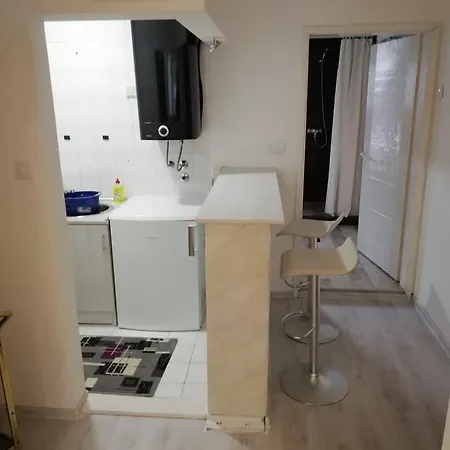 Stefan Lodging * Belgrad